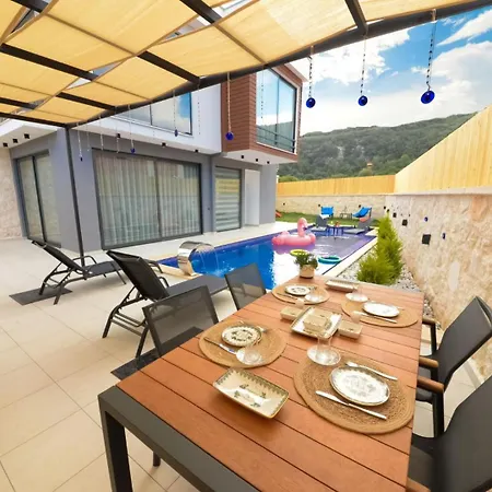 Demirs Hotel 4*